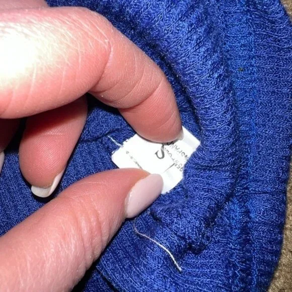 Henley​​​​​​​ - Picture 2 of 2